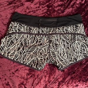 Lulu Lemon Size 8 Speed Shorts Palm trees print